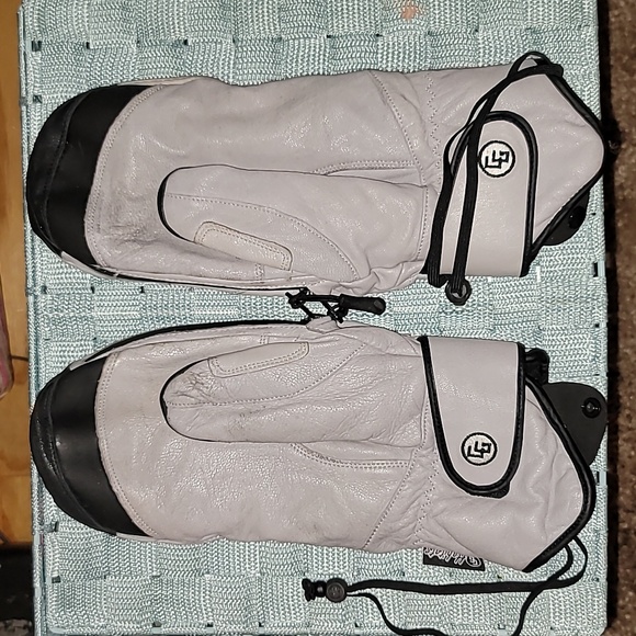 CG Habitats Handbag Mittens - Picture 3 of 9